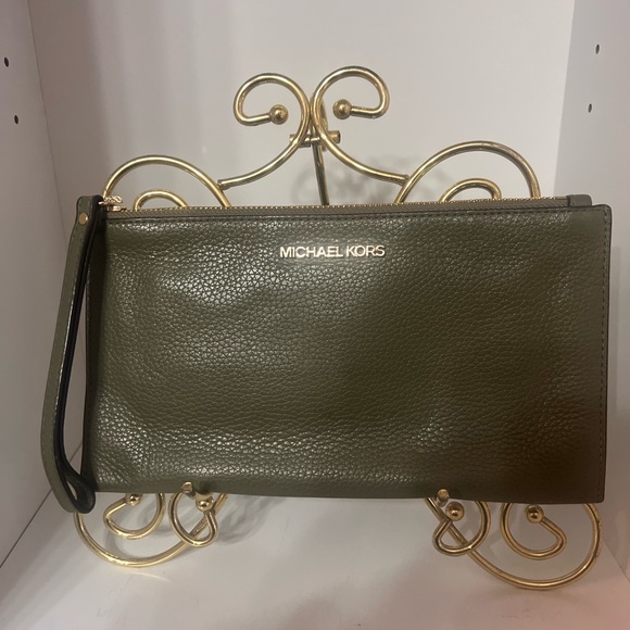 Michael Kors Clutch - Picture 3 of 8